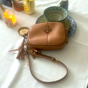 Beautiful pre-owned Tory Burch shoulder bag